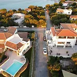 House Ilaria- Smeraldo *